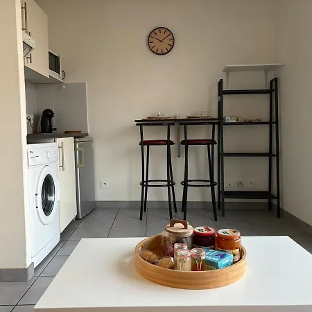 Proche Republique Et Drapeau *