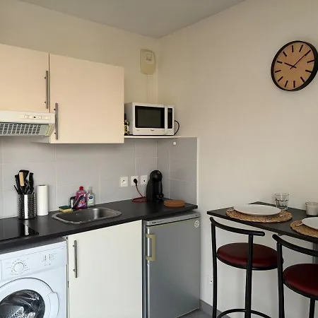 Proche Republique Et Drapeau * Dijon