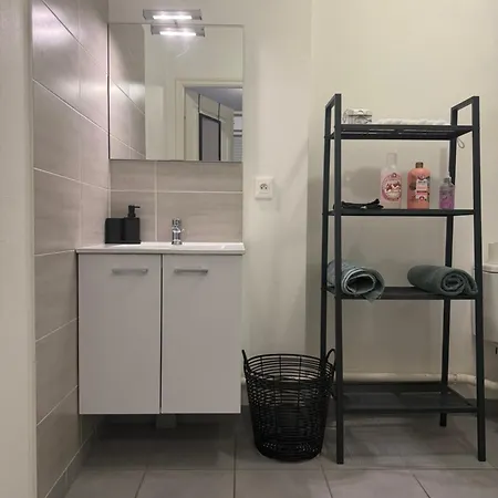 Proche Republique Et Drapeau דירה