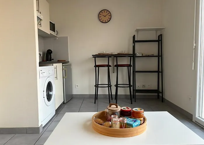 Proche Republique Et Drapeau *